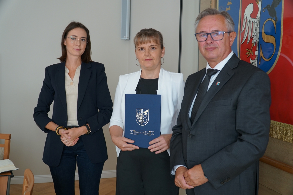 Zdjęcie przedstawia starost&oacute;w zwoleńskich oraz starościnę dożynkową 2026